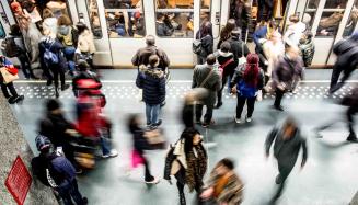Personnes dans le métro de Bruxelles